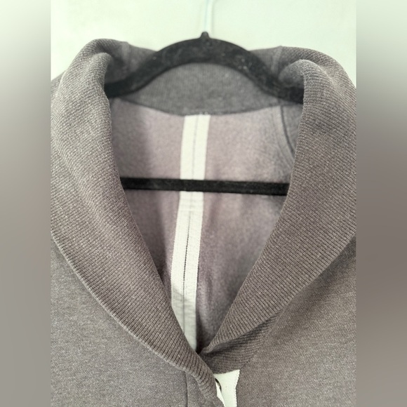 Lululemon Ying To My Yang Cardigan Grey Jacket (not black as seen in stock photo - Picture 7 of 7